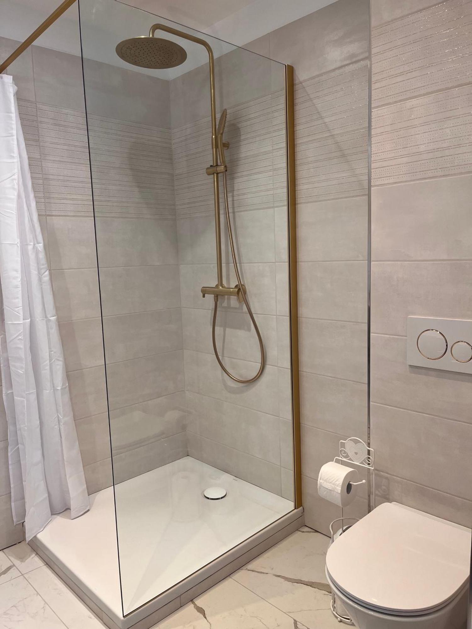 Hdg Hotel Gare De L'Isle Adam Appart'S Hotel Parmain Ngoại thất bức ảnh