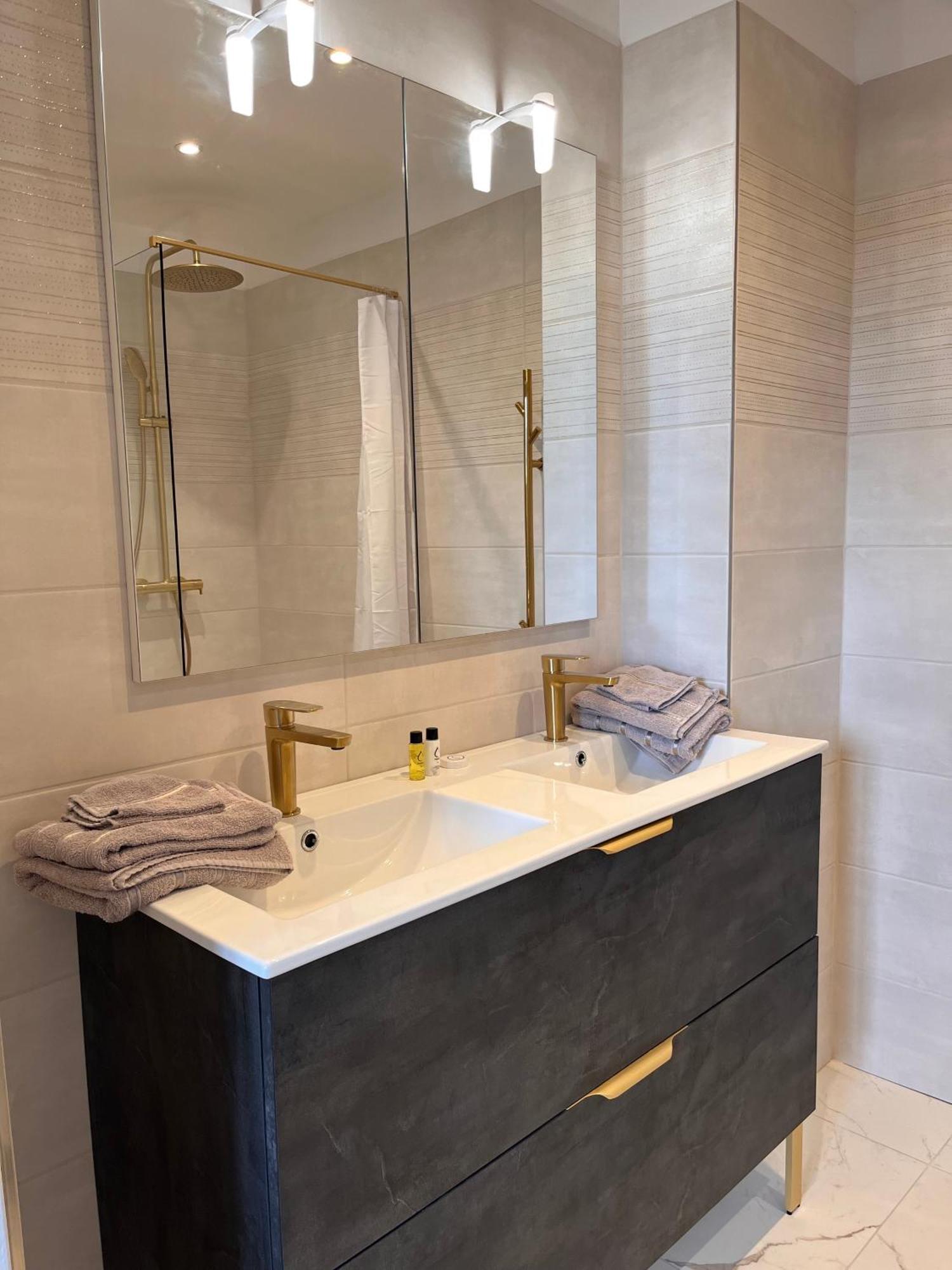 Hdg Hotel Gare De L'Isle Adam Appart'S Hotel Parmain Ngoại thất bức ảnh