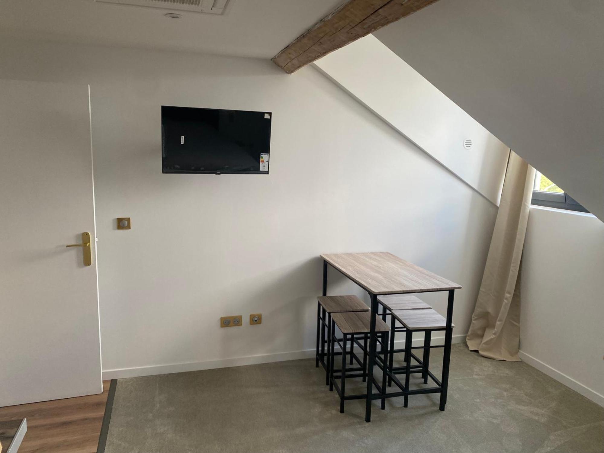 Hdg Hotel Gare De L'Isle Adam Appart'S Hotel Parmain Ngoại thất bức ảnh