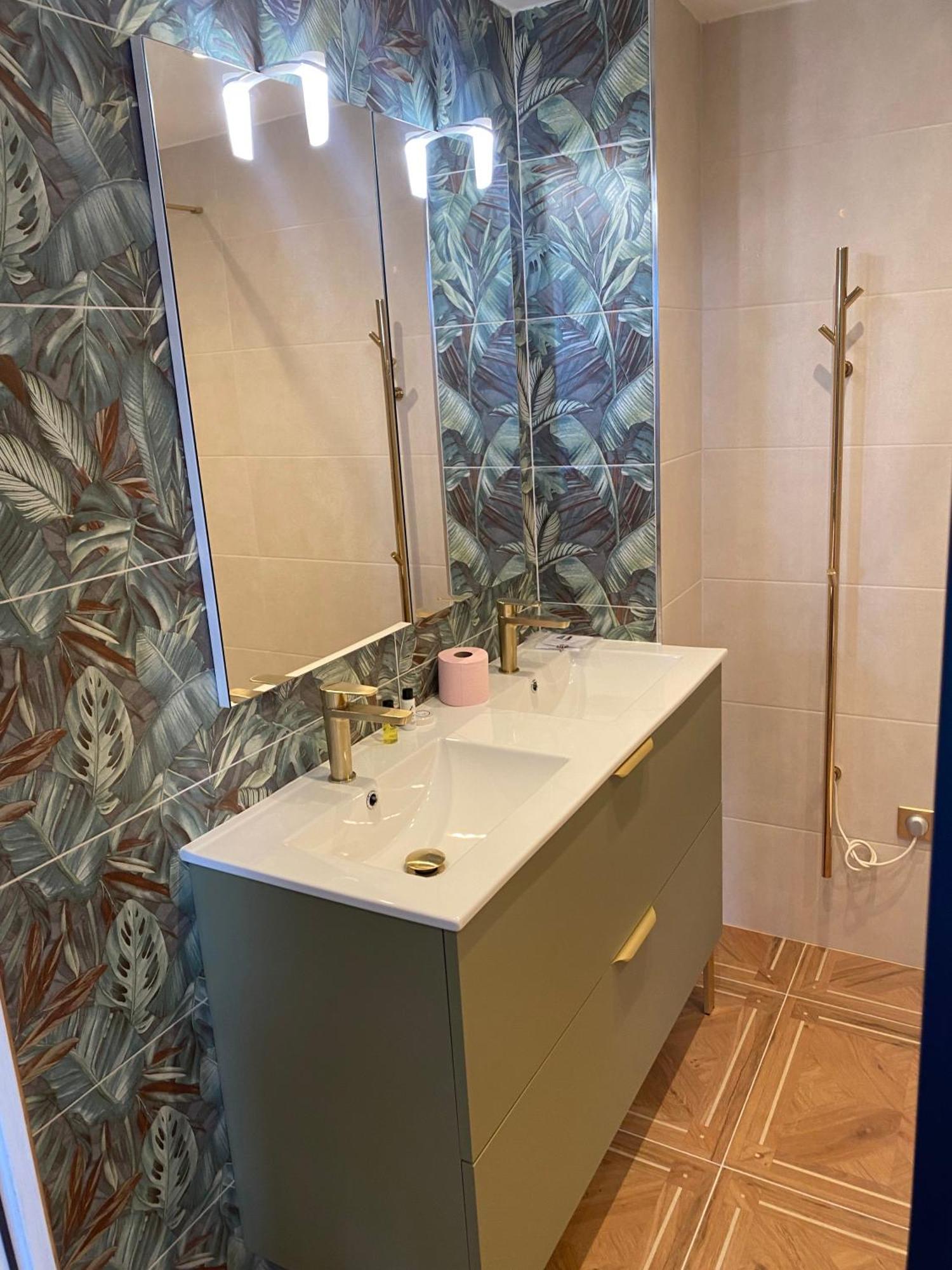 Hdg Hotel Gare De L'Isle Adam Appart'S Hotel Parmain Ngoại thất bức ảnh