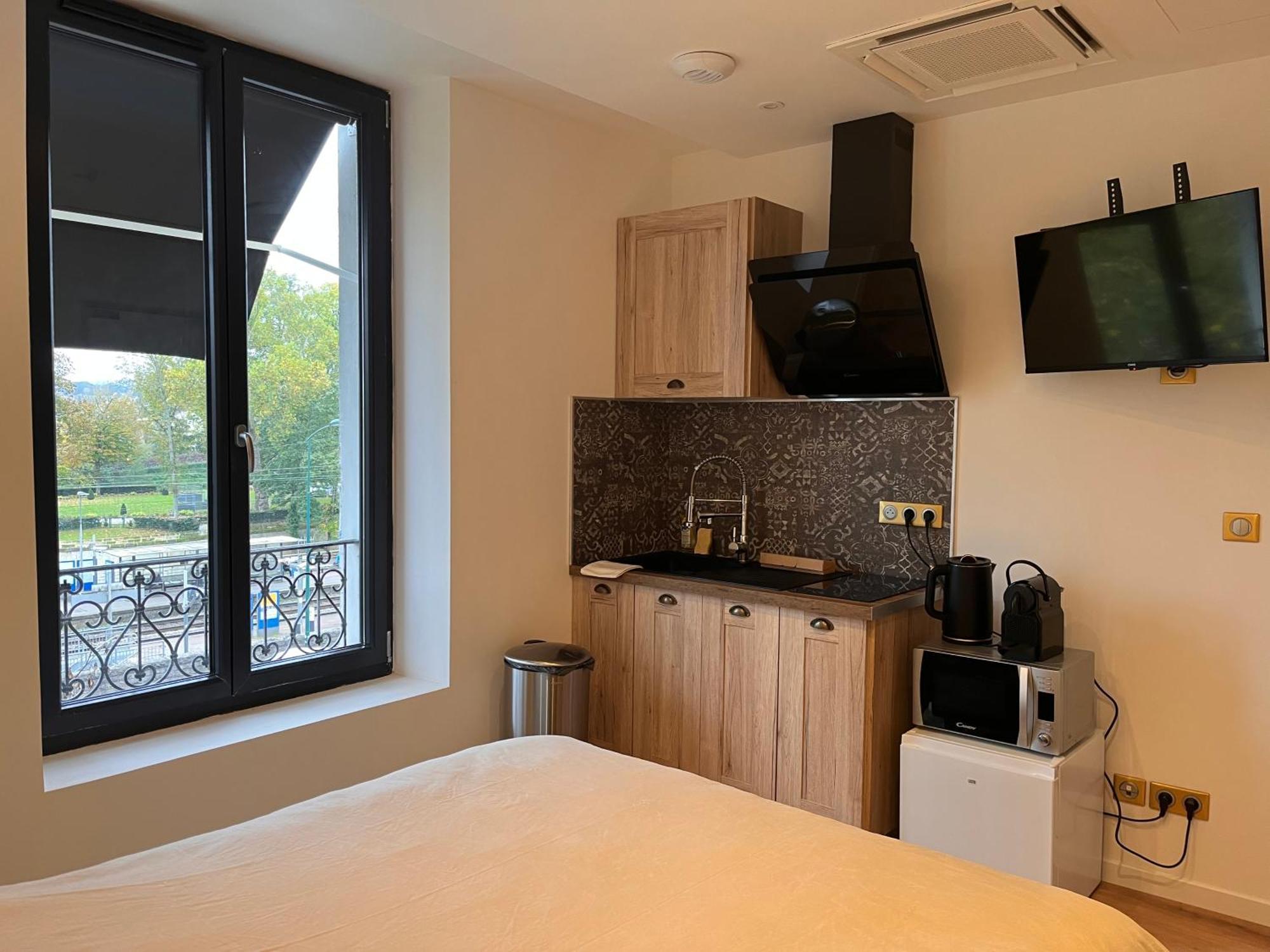 Hdg Hotel Gare De L'Isle Adam Appart'S Hotel Parmain Ngoại thất bức ảnh