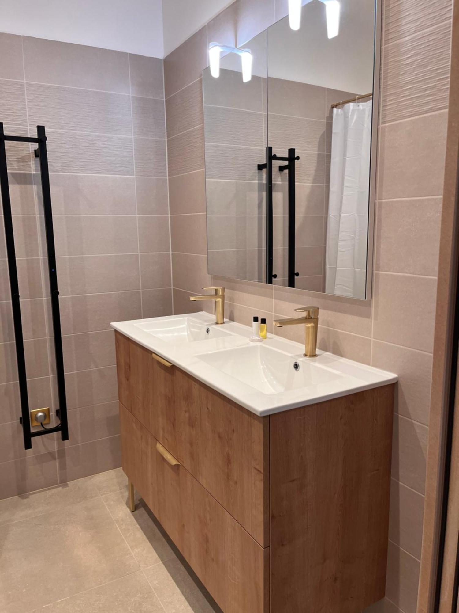 Hdg Hotel Gare De L'Isle Adam Appart'S Hotel Parmain Ngoại thất bức ảnh